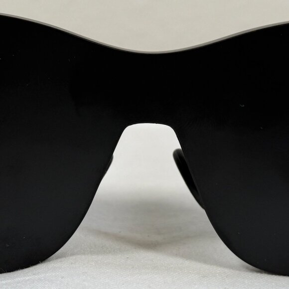 XREAL Air AR Smart Glasses Model NR-7100RGL with Case, Cable & Accessories NREAL - Picture 16 of 16